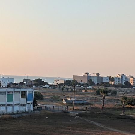 Beautiful Apartment Near Beach In Larnaca Scala Esterno foto